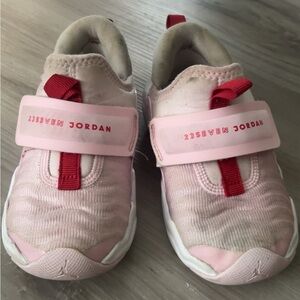 Toddler Jordans 9C